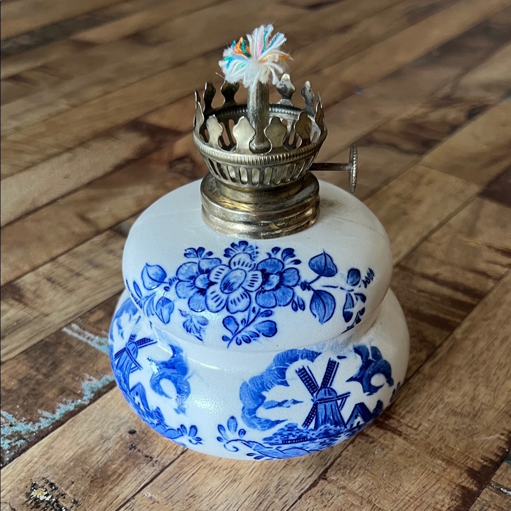 Delft Pattern Vintage Ceramic Oil Lamp  Japan